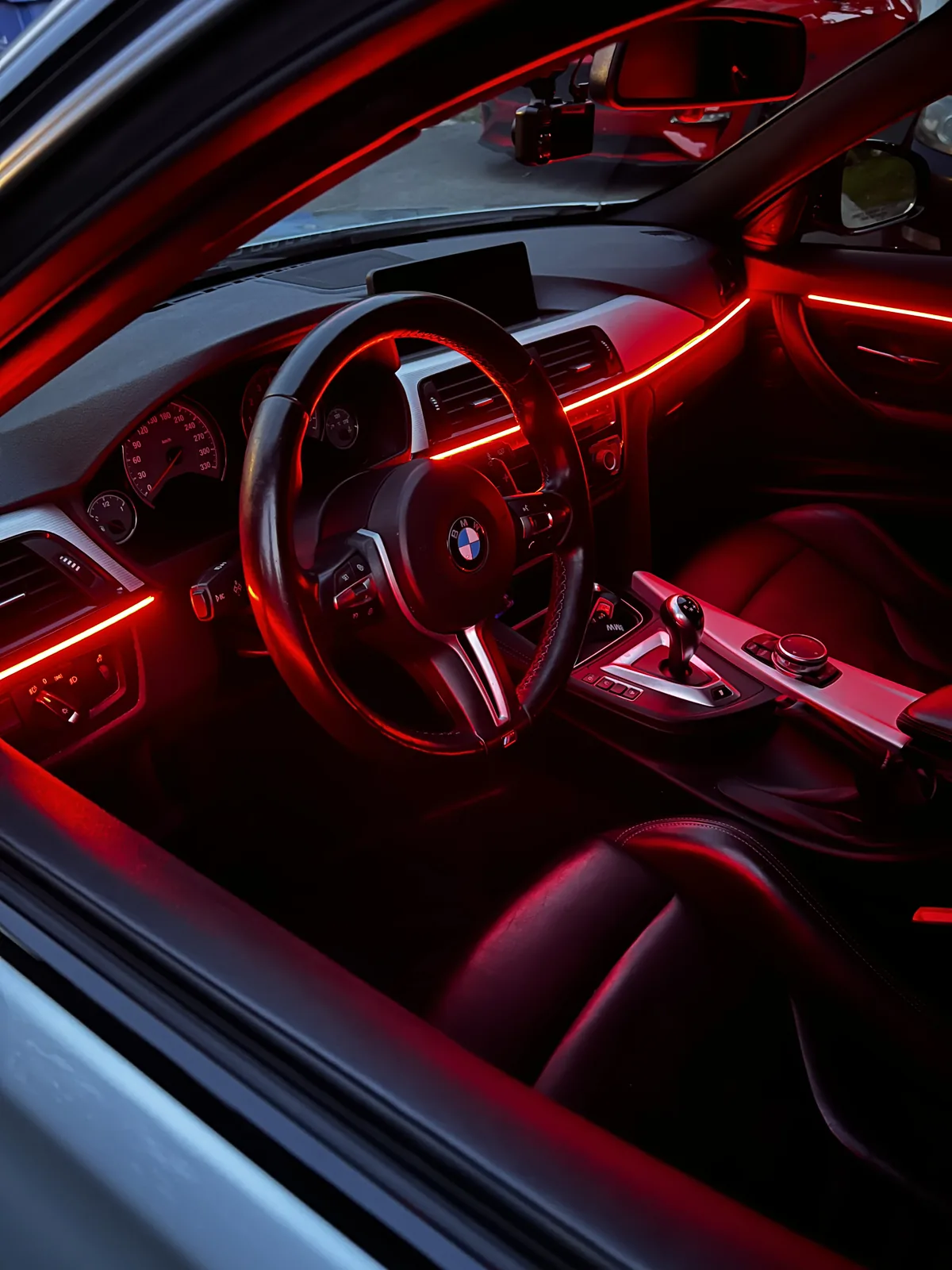 Red ambient lighting BMW